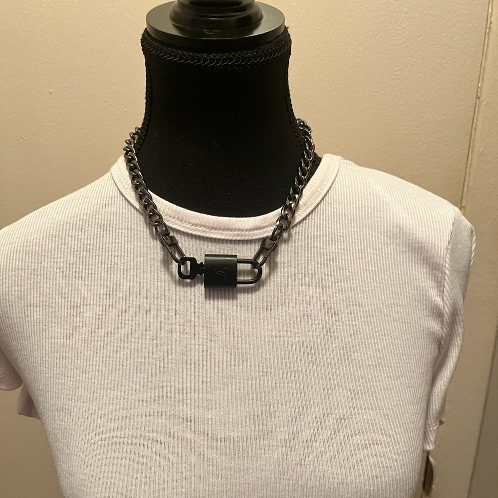 Louis Vuitton Black Chain Necklace